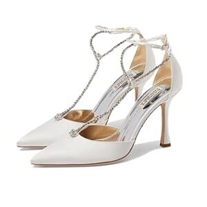 NWT Badgley Mischka Zayna Soft White Heel 5M